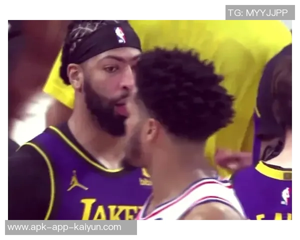 浓眉半场表现抢眼高效得分15分7篮板还命中一记三分球