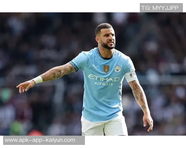 曼城对斯图加特18岁天才卡托维奇表现出兴趣但球员暂无转会意向